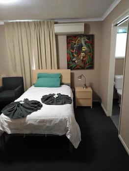 Irish Club Accommodation - Brisbane Tourism 3