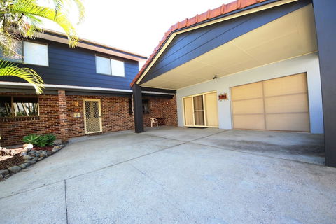 Sandy Feet At Hat Head - Tourism Brisbane 1