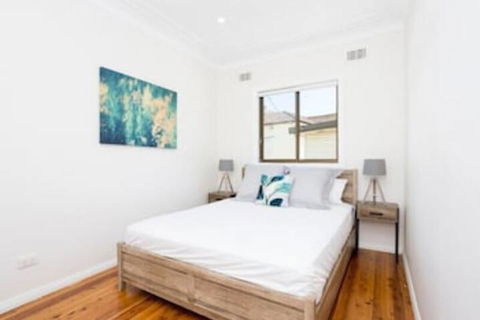 EJ Homes At The Entrance - Tourism Brisbane 1