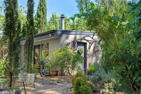 Adelaide Hills Retreats - Tourism Brisbane 1