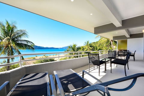 Beachfront Frangipani Apartments - Tourism Brisbane 1