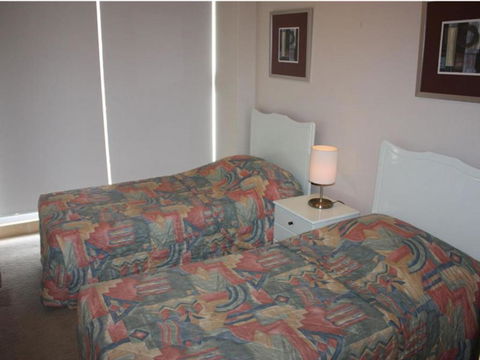 Ebbtide Unit 34 2 6 North Street - Tourism Brisbane 1