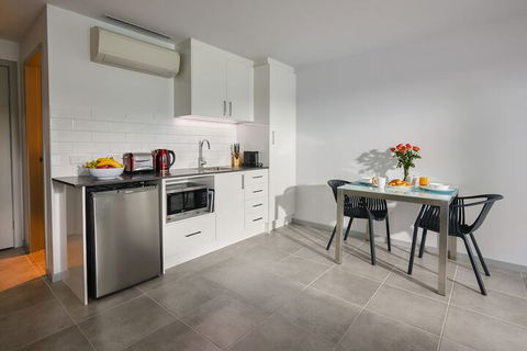 East Maitland Executive Apartments - Tourism Brisbane 7