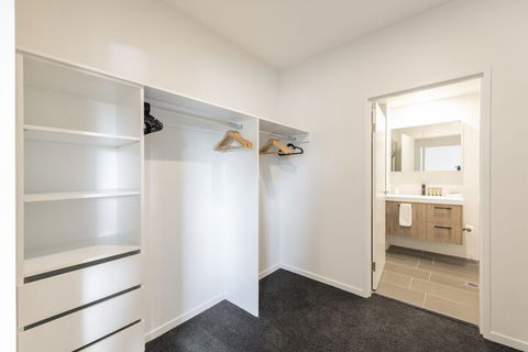 Astra Apartments Broadmeadow - Tourism Brisbane 4