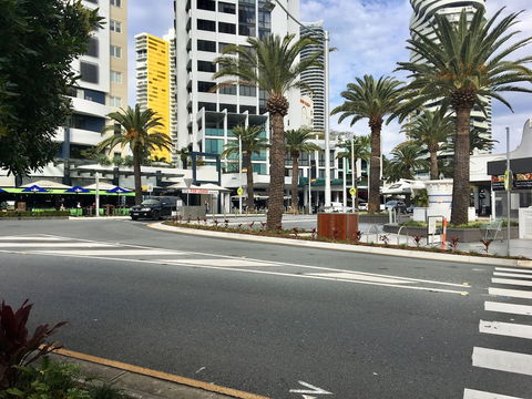 Broadbeach Private Apt With CHA - Tourism Brisbane 0