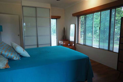 Silver Sands - A Unique Retro Beauty - Tourism Brisbane 6