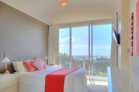 Beau Monde Apartments Newcastle - The York - Tourism Brisbane 7