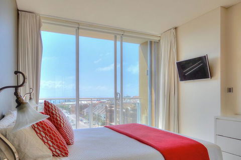 Beau Monde Apartments Newcastle - The York - Tourism Brisbane 4