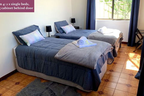 Wollongong Train Station Holiday House - Tourism Brisbane 4