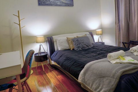 Wollongong Train Station Holiday House - Tourism Brisbane 2