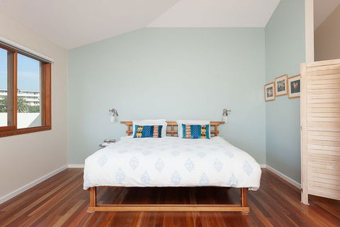 Sunny Family Beach House - Tourism Brisbane 1