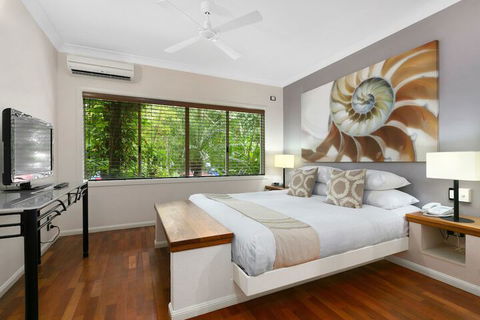 Poolside Apt. In Alamanda Beachfront Resort (62) - Tourism Brisbane 6