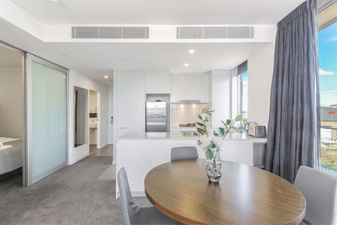 2 Bedroom Modern Apartment In Chatswood - Brisbane Tourism 1