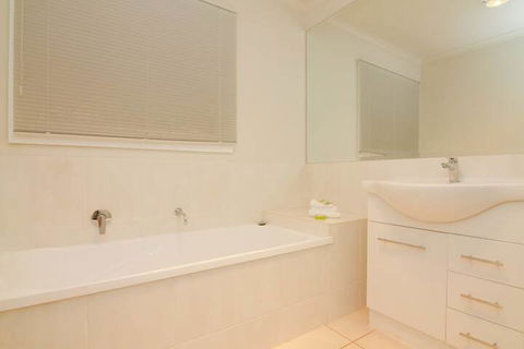 Alrima Lodge Bright - Tourism Brisbane 3