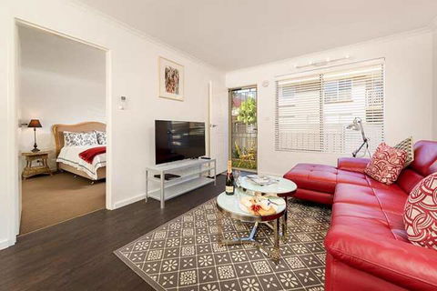 Understated Elegance Affordable Luxury - Brisbane Tourism 3
