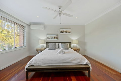 HomeHotel 4 Bedroom & Homeoffice With Nice Pool - Brisbane Tourism 6