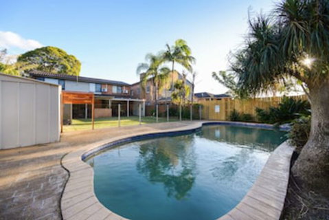 HomeHotel 4 Bedroom & Homeoffice With Nice Pool - Brisbane Tourism 0