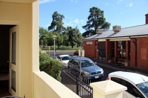 Adelaide Central Apartment - 3BR, 2Bath & Carpark - Tourism Brisbane 6