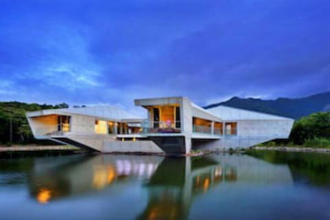 Alkira Award Winning Luxury Holiday Home - Tourism Brisbane 0