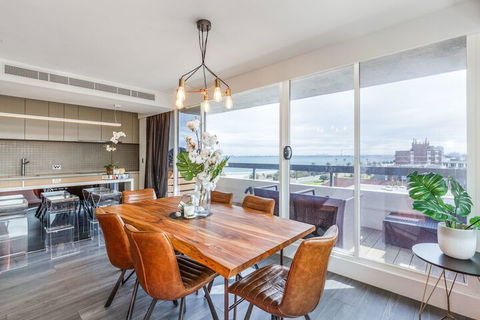 Exquisite 2 Bedroom Beach City Views - Brisbane Tourism 6