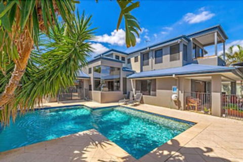Gold Coast Stunning Waterfront Retreat By Hostrelax - Tourism Brisbane 0