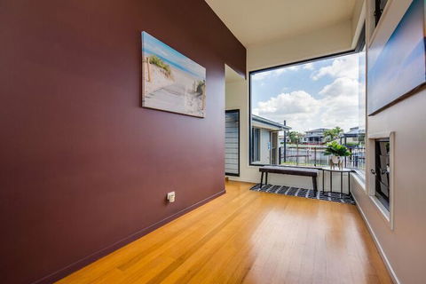 Gold Coast Stunning Waterfront Retreat By Hostrelax - Tourism Brisbane 2