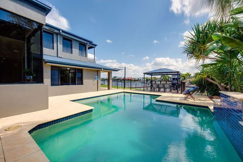 Gold Coast Stunning Waterfront Retreat By Hostrelax - Tourism Brisbane 1