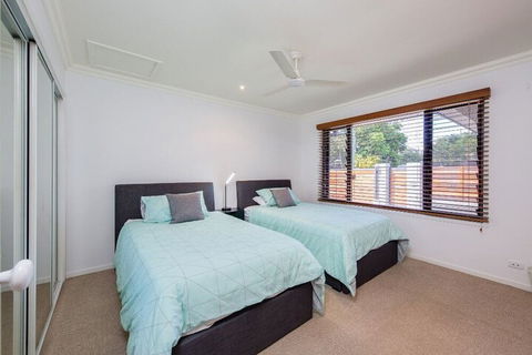 Gold Coast Stunning Waterfront Retreat By Hostrelax - Tourism Brisbane 3
