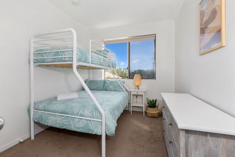 BEACH BLISS LUXURIOUS APARTMENT With POOL - Brisbane 4u 6