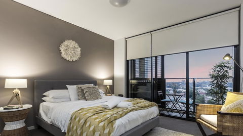 Redfern One Bedroom Apartment With Views - Tourism Brisbane 2