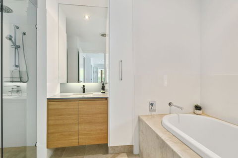 White Wash On She Oak - Tourism Brisbane 6