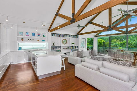 White Wash On She Oak - Tourism Brisbane 4