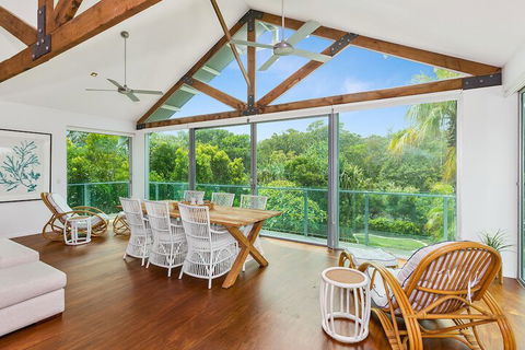 White Wash On She Oak - Tourism Brisbane 5