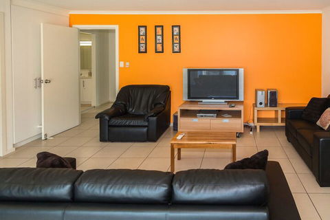 Salt 37 Oceanview Drive - Tourism Brisbane 6