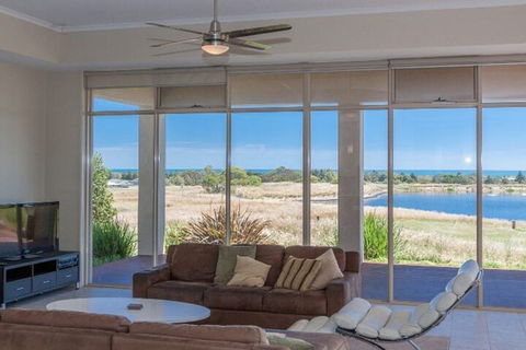 Golfers Paradise 52 Huntingdale Drive - Tourism Brisbane 5