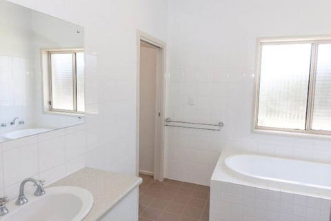 Golfers Paradise 52 Huntingdale Drive - Tourism Brisbane 6
