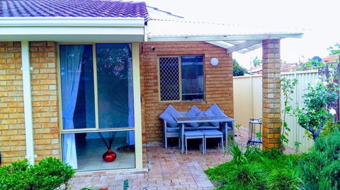 Camelias Boutique Cottage In Dianella - Tourism Brisbane 1