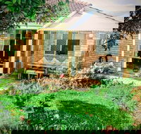 Camelias Boutique Cottage in Dianella - Tourism Brisbane