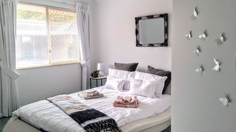 Camelias Boutique Cottage In Dianella - Tourism Brisbane 2