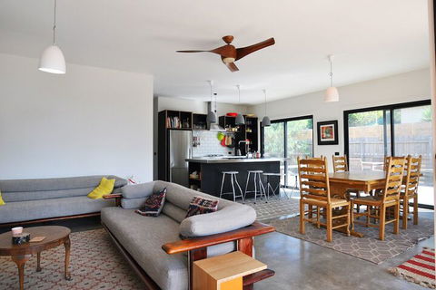 Armstrongs Close TO Beach - Tourism Brisbane 3