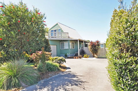 Archies Beachside Abode PET Friendly - Tourism Brisbane 0