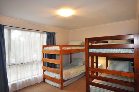 Kyeema Free Wifi & Netflix PET Friendly - Brisbane Tourism 4