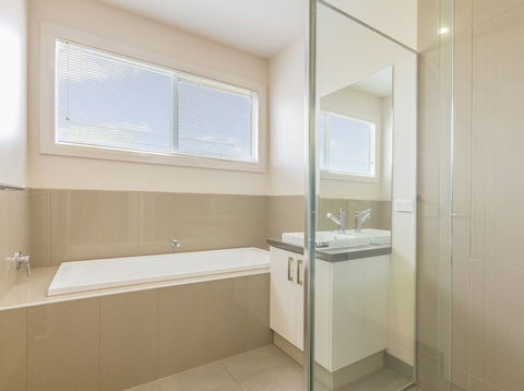 Sail Away Inlet Side - Tourism Brisbane 1