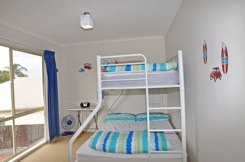 THE Esplanade 4 Free Wifi & Foxtel - Brisbane 4u 1