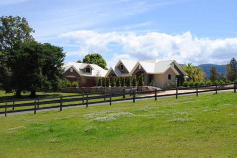 Colorado Beauty Nestled In The Heart Of Bonville - Tourism Brisbane 3