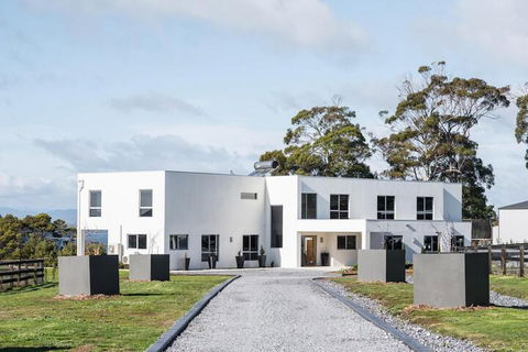 Paradise Point Tamar Valley Residence With Pool - Tourism Brisbane 5