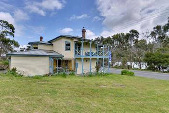 Blue Seal Accommodation - Tourism Brisbane 0