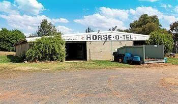 Tarcutta Halfway Motor Inn - Tourism Brisbane 3