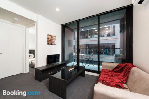 Along Melbournes Magic Boulevard - Tourism Brisbane 4