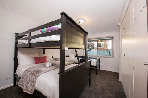 Gippsland Twelve Spacious & Central With Off Street Parking - Tourism Brisbane 6